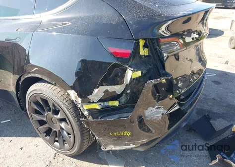 2022 Tesla Model Y Long Range Dual Motor All-Wheel Drive из США, поврежденный, VIN 7SAYGDEE0NA017917